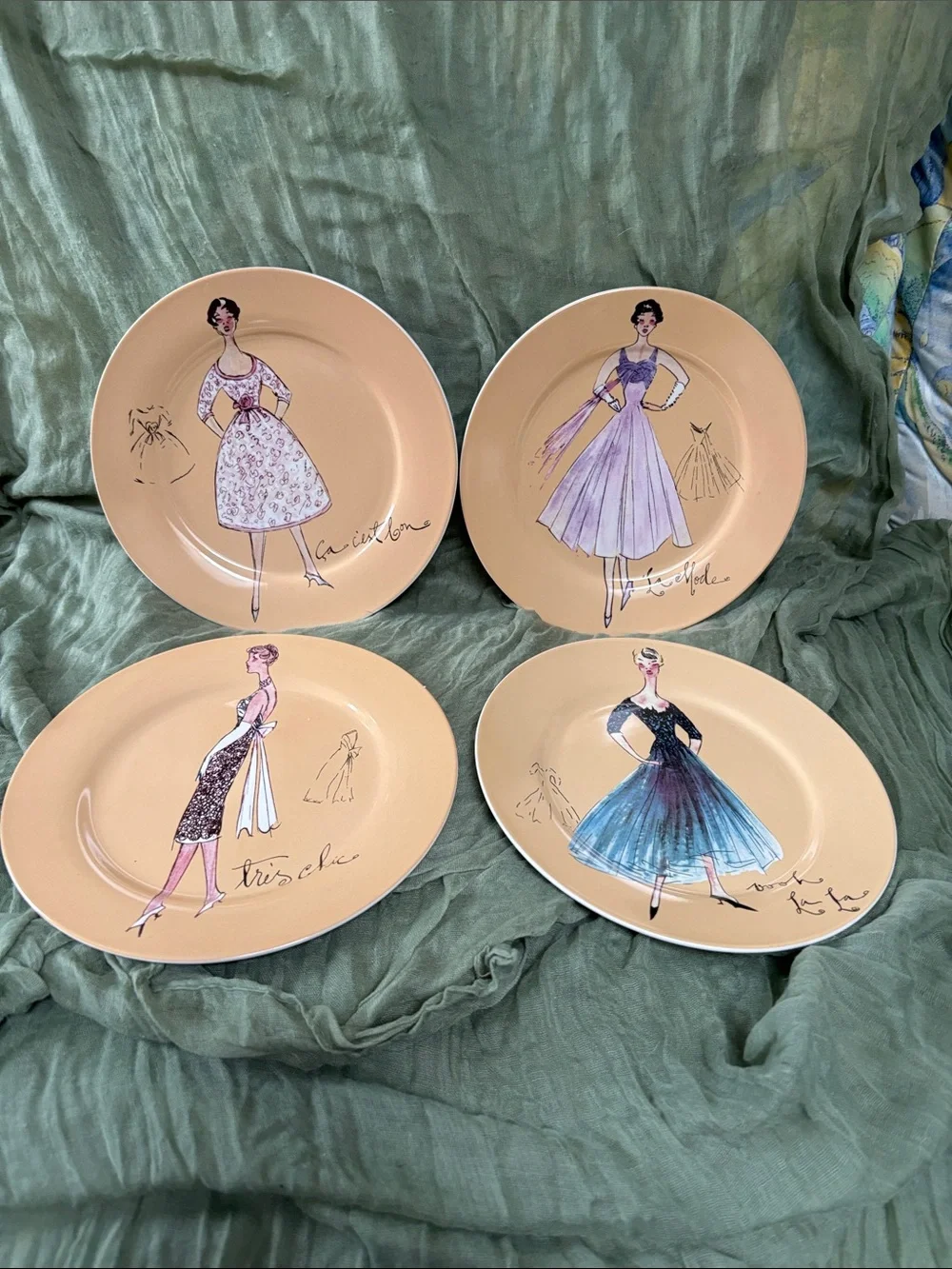 Vintage Look Rosanna Dessert Plate Set